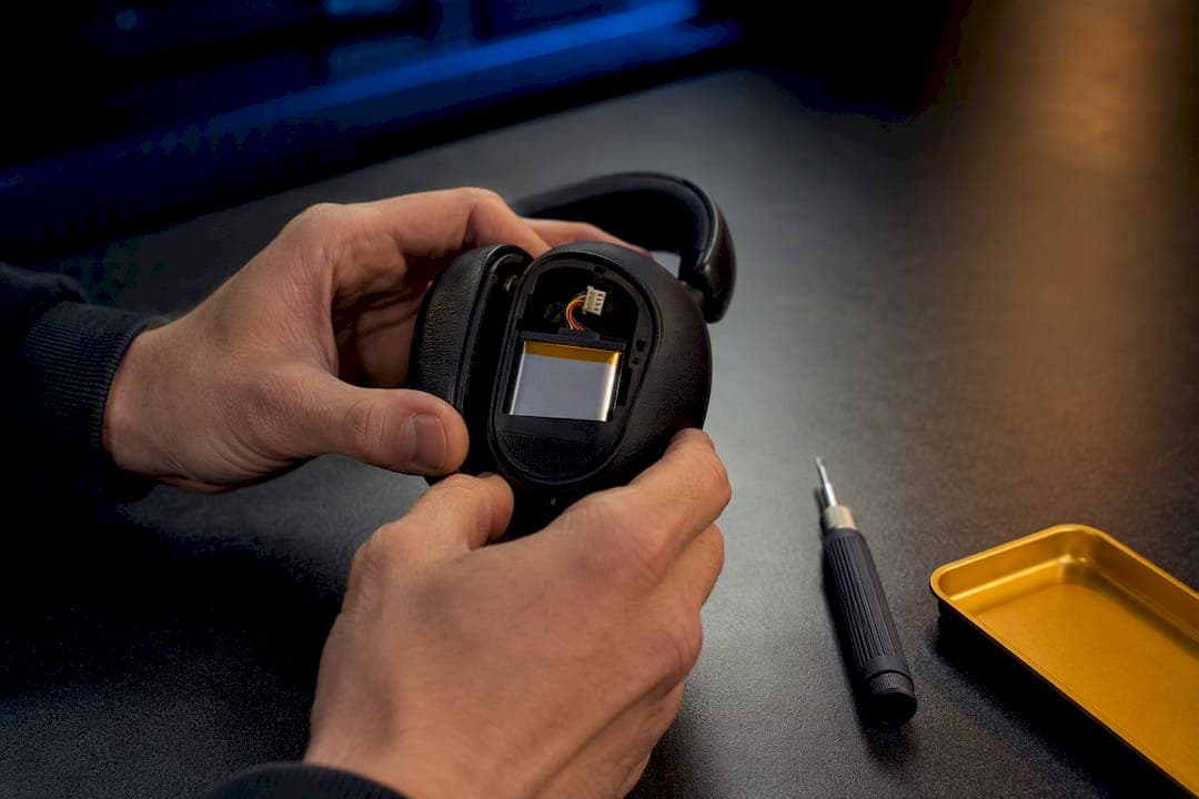 Research Backed Headset Battery Fixes in Germany: Tool Free Swaps to Soldered Repairs